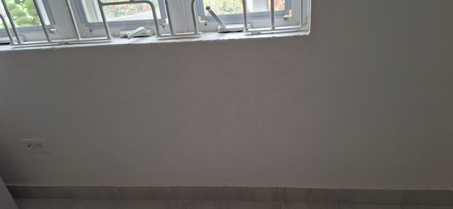 Interior Wall & Window Repaint
